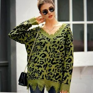 Green Frayed Hem Leopard Knit Sweater, V-Neck, Oversized